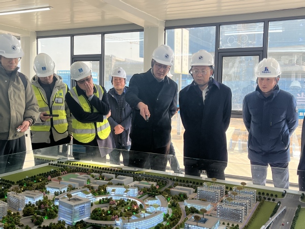校黨委書(shū)記祝建東帶隊(duì)調(diào)研新校區(qū)...